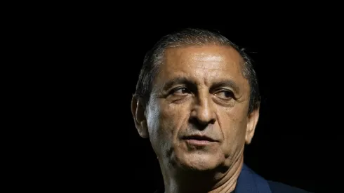 R$ 50 milhões, aceitou jogar no Vasco agora