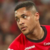 Vitor Roque vira notícia na Espanha por péssimo motivo