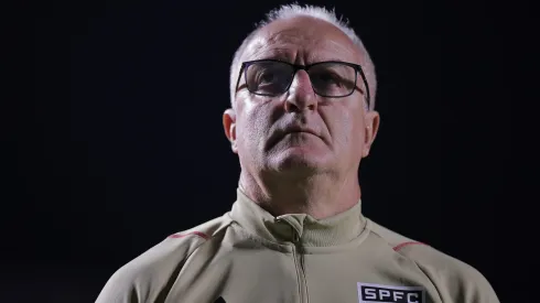 Foto: Ettore Chiereguini/AGIF - Dorival Junior, tecnico do Sao Paulo, durante partida contra o Palmeiras no estadio Morumbi pelo campeonato Copa do Brasil 2023.