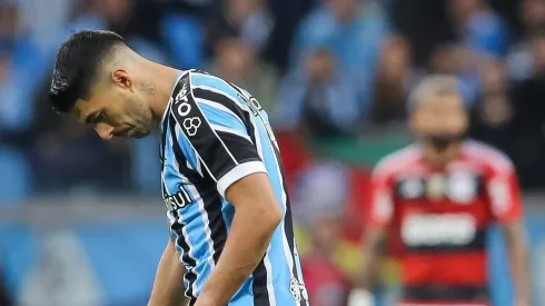 RS - PORTO ALEGRE - 26/07/2023 - COPA DO BRASIL 2023, GREMIO X FLAMENGO - Luis Suarez jogador do Gremio lamenta chance perdida durante partida contra o Flamengo no estadio Arena do Gremio pelo campeonato Copa do Brasil 2023. Foto: Pedro H. Tesch/AGIF