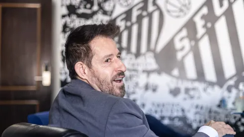 Foto: Raul Baretta/ Santos FC – Ramon durante o papo com Rueda e Falcão