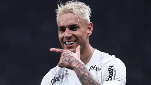 SP - SAO PAULO - 31/05/2023 - COPA DO BRASIL 2023, CORINTHIANS X ATLETICO-MG - Roger Guedes jogador do Corinthians comemora seu gol durante partida contra o Atletico-MG no estadio Arena Corinthians pelo campeonato Copa do Brasil 2023. Foto: Ettore Chiereguini/AGIF