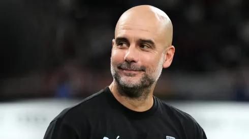 Pep Guardiola, técnico do Manchester City, se encanta com ex-jogador do Bahia em amistoso na Ásia. Foto: Koji Watanabe/Getty Images
