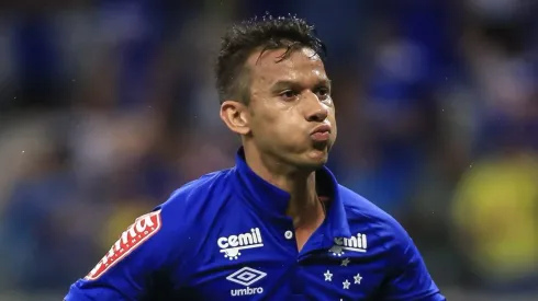 Belo Horizonte - MG - 01/10/2016 - Brasileiro A 2016 - Cruzeiro x Gremio - Henrique, jogador do Cruzeiro comemora gol durante partida no Mineirao. Foto: Thomas Santos/AGIF