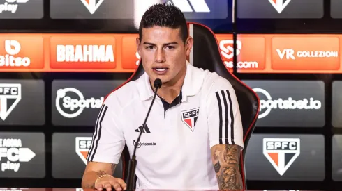 Foto: Abner Dourado/AGIF - James Rodriguez, fala aos jornalista durante sua apresentacao oficial como jogador do Sao Paulo em coletiva de imprensa realizada no CT Barra Funda.
