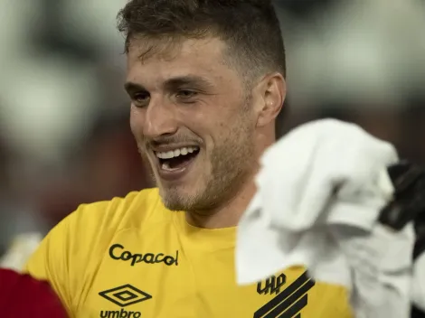 Bento recebe proposta da Europa e pode deixar o Athletico