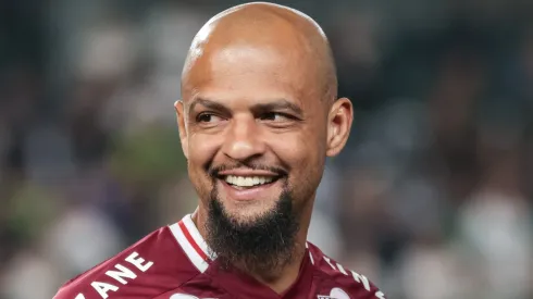 PR – CURITIBA – 24/07/2023 – BRASILEIRO A 2023, CORITIBA X FLUMINENSE – Felipe Melo jogador do Fluminense durante execucao do hino nacional antes da partida contra o Coritiba no estadio Couto Pereira pelo campeonato Brasileiro A 2023. Foto: Robson Mafra/AGIF