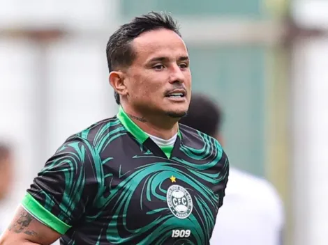 Condição de Edu chama atenção e torcida do Coritiba ‘solta os cachorros’ na web