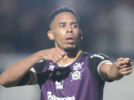 Remo em apuros: Principal artilheiro do Leão Azul passa por cirurgia séria e preocupa torcedores