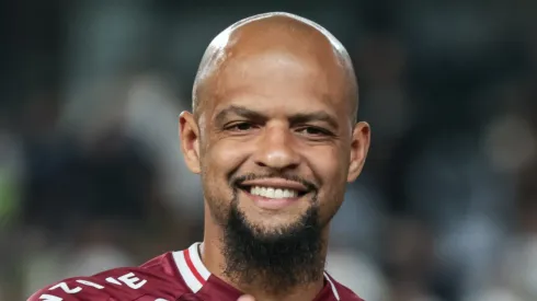 PR – CURITIBA – 24/07/2023 – BRASILEIRO A 2023, CORITIBA X FLUMINENSE – Felipe Melo jogador do Fluminense durante execucao do hino nacional antes da partida contra o Coritiba no estadio Couto Pereira pelo campeonato Brasileiro A 2023. Foto: Robson Mafra/AGIF