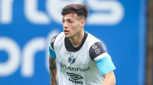 Foto: Lucas Uebel/Grêmio – Besozzi pode ganhar espaço.