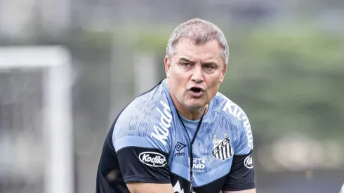 Foto: Raul Baretta/ Santos FC - Aguirre em treino