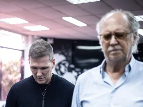 Meia 'queridinho' de Turra vive TERROR no Santos e PERDE o ano por lesão