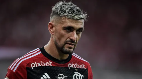 RJ – RIO DE JANEIRO – 22/07/2023 – BRASILEIRO A 2023, FLAMENGO X AMERICA – De Arrascaeta jogador do Flamengo durante partida contra o America no estadio Maracana pelo campeonato Brasileiro A 2023. Foto: Thiago Ribeiro/AGIF