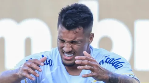 Foto: Marcello Zambrana/AGIF – Marcos Leonardo não está bem com o Santos