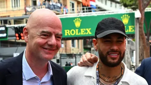 (Photo by Dan Mullan/Getty Images) - Gianni Infantino e Neymar