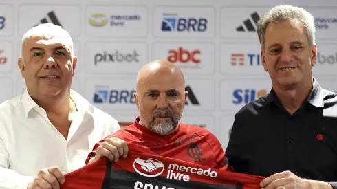RIO DE JANEIRO, BRAZIL - APRIL 17: Newly appointed coach of Flamengo Jorge Sampaoli poses with the team's jersey during his presentation press conference at Ninho do Urubu on April 17, 2023 in Rio de Janeiro, Brazil. (Photo by Buda Mendes/Getty Images)
