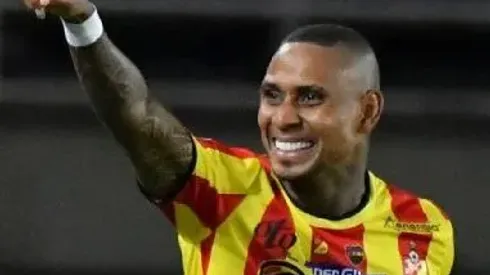 Foto: Divulgação Getty Images/Raul Arboleda. Arley em ação pelo Deportivo Pereira