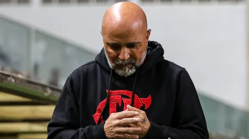 MG - BELO HORIZONTE - 29/07/2023 - BRASILEIRO A 2023, ATLETICO-MG X FLAMENGO - Jorge Sampaoli tecnico do Flamengo durante partida contra o Atletico-MG no estadio Independencia pelo campeonato Brasileiro A 2023. Foto: Gilson Lobo/AGIF