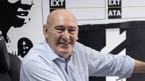 Foto: Divulgação/Santos FC - Rueda na oficialização de Tomás Rincón, novo reforço do Peixe