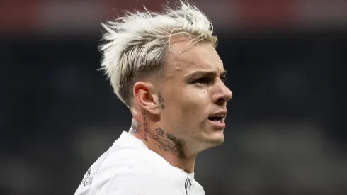 Foto: Fernando Moreno/AGIF - Róger Guedes deixou o Corinthians