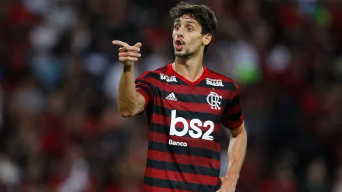 RIO DE JANEIRO, BRAZIL - JUNE 09: Rodrigo Caio of Flamengo reacts during a match between Fluminense and Flamengo as part of the Brasileirao Series A championship at Maracana Stadium on June 9, 2019 in Rio de Janeiro, Brazil. (Photo by Wagner Meier/Getty Images)