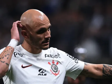 Bastidores são expostos, insatisfação é grande: 'Vaza' situação de Fábio Santos no Corinthians