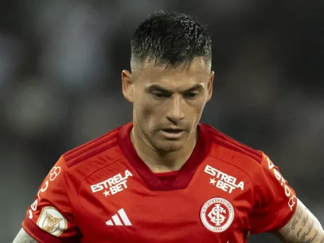Torcida do Internacional fica louca com a arbitragem em lance com Aránguiz