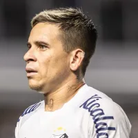 Soteldo fez isso no vestiário, foi flagrado: Atacante do Santos toma decisão que CHOCA todo mundo