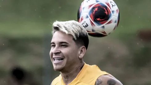 Foto: Ivan Storti/Santos FC - Soteldo sorri com notícia no Santos