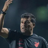 Wesley Carvalho expõe o que está faltando para o Athletico fora de casa em 2023