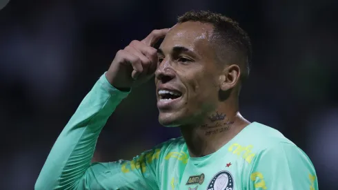 SP – SAO PAULO – 15/04/2023 – BRASILEIRO A 2023, PALMEIRAS X CUIABA – Breno Lopes jogador do Palmeiras reclama com a arbitragem durante partida contra o Cuiaba no estadio Arena Allianz Parque pelo campeonato BRASILEIRO A 2023. Foto: Ettore Chiereguini/AGIF