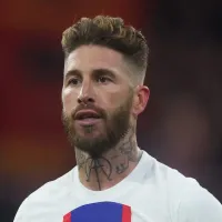 Sergio Ramos \'aparece\' na Vila Belmiro como pauta na torcida do Santos
