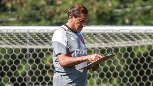 Ramón já sabe o que fazer e Vasco toma decisão sobre futuro de ‘escanteado’ na Colina