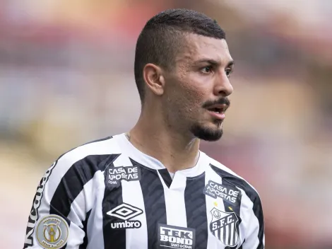 Alison tem contrato renovado no Santos e motivo vaza