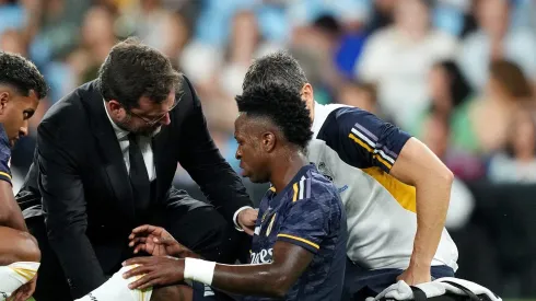 Photo by Juan Manuel Serrano Arce/Getty Images – Vini Jr se machuca no Real Madrid