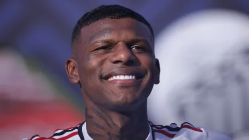 SP - SAO PAULO - 16/07/2023 - BRASILEIRO A 2023, SAO PAULO X SANTOS - Arboleda jogador do Sao Paulo durante partida contra o Santos no estadio Morumbi pelo campeonato Brasileiro A 2023. Foto: Ettore Chiereguini/AGIF