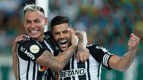 Foto: Gil Gomes/AGIF - Hulk e Vargas, jogadores do Atletico-MG, comemoram gol durante partida contra o Cuiaba no estadio Arena Pantanal pelo campeonato BRASILEIRO A 2023.