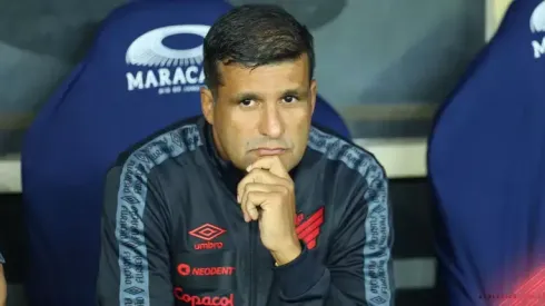 Foto: Divulgação/ Athletico-PR José Tramontin - Wesley Carvalho em jogo com Athletico-PR