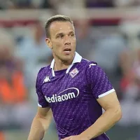Arthur ‘destoa’ na Fiorentina e início na Itália chama atenção