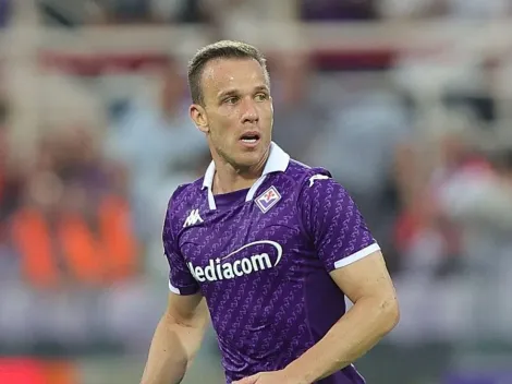 Arthur ‘destoa’ na Fiorentina e início na Itália chama atenção