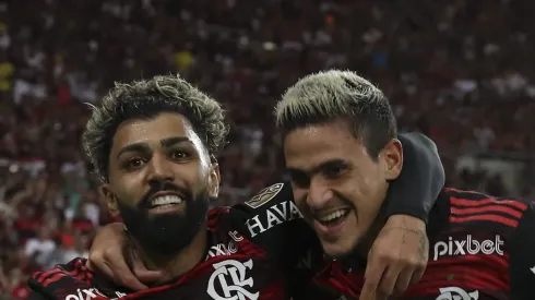 Gabriel Barbosa (L) of Flamengo celebrates with Pedro after scoring the fourth goal of his team during a Copa Libertadores round of sixteen second leg match between Flamengo and Deportes Tolima at Maracana Stadium on July 06, 2022 in Rio de Janeiro, Brazil. (Photo by Buda Mendes/Getty Images)