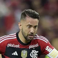 Everton Ribeiro faz questão de falar sobre o São Paulo na frente das câmeras e confissão não escapa