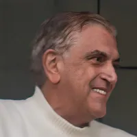 Rival da Série A procura o Athletico para comprar zagueiro e Petraglia manda resposta imediata