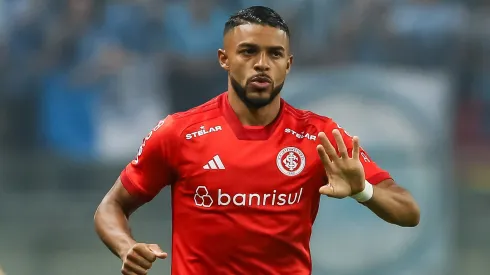 RS – Porto Alegre – 05/03/2023 – GAUCHO 2023, GREMIO X INTERNACIONAL – Wanderson jogador do Internacional lamenta chance perdida durante partida contra o Gremio no estadio Arena do Gremio pelo campeonato Gaucho 2023. Foto: Pedro H. Tesch/AGIF