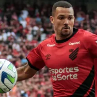 Após firmar contrato com o Cruzeiro, jogador do Athletico-PR fica, praticamente de CASTIGO