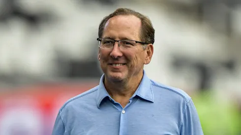 RJ - RIO DE JANEIRO - 27/08/2023 - BRASILEIRO A 2023, BOTAFOGO X BAHIA - John Textor executivo da SAF do Botafogo antes da partida contra o Bahia no estadio Engenhao pelo campeonato Brasileiro A 2023. Foto: Jorge Rodrigues/AGIF