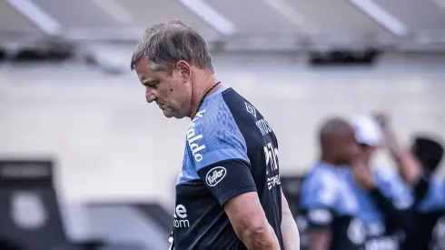 Aguirre ficou muito IRRITADO: Santos recebe PÉSSIMA notícia que muda tudo no Clube