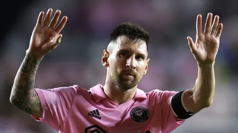 FORT LAUDERDALE, FLORIDA – AUGUST 30: Lionel Messi #10 of Inter Miami CF waves to the fans after a draw during a match between Nashville SC and Inter Miami CF at DRV PNK Stadium on August 30, 2023 in Fort Lauderdale, Florida. (Photo by James Gilbert/Getty Images)