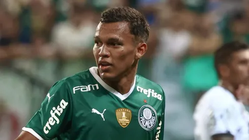 Foto: Marcello Zambrana/AGIF - Gabriel Veron vira notícia na torcida do Palmeiras